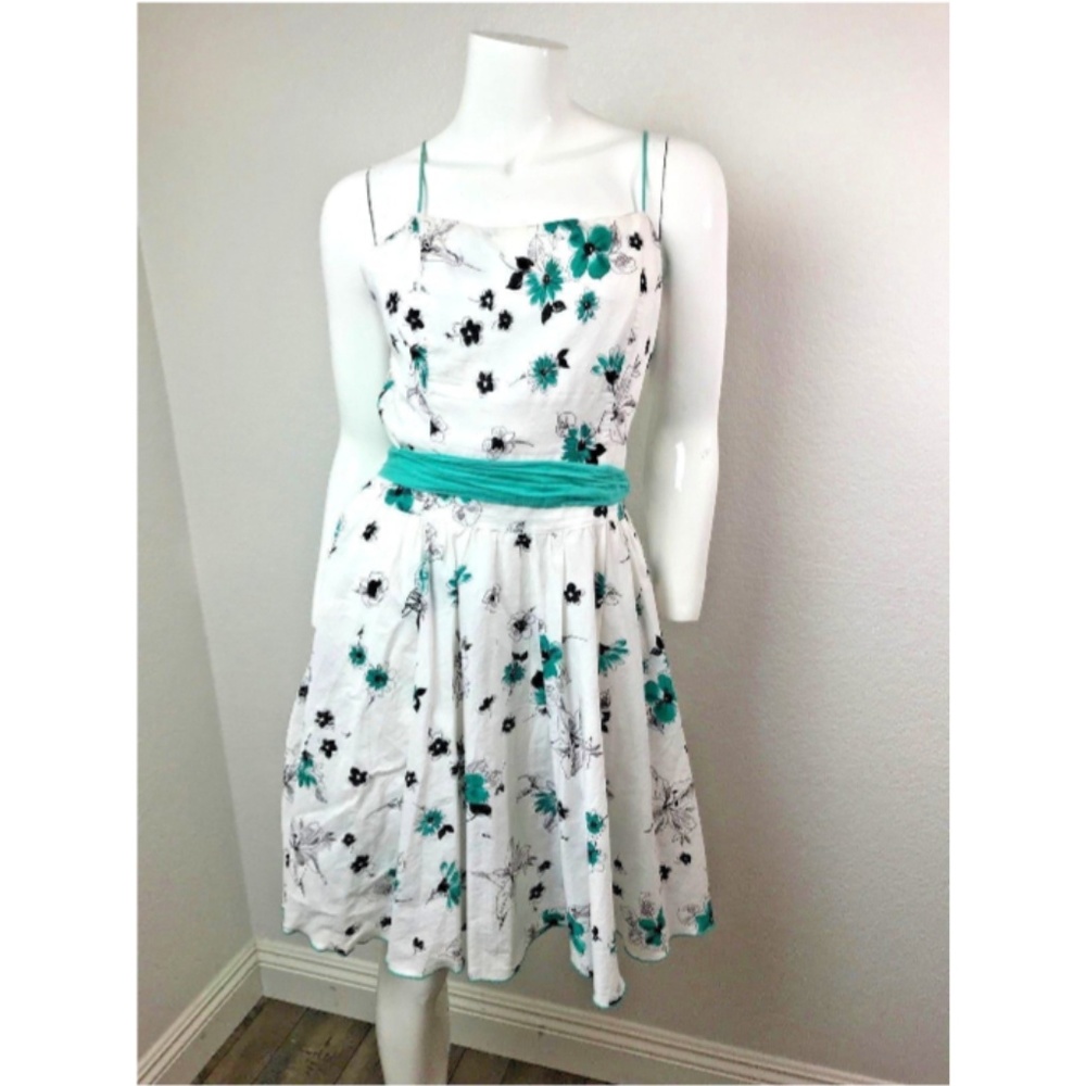 Lapis Small Dress Spaghetti Strap Knee White Green